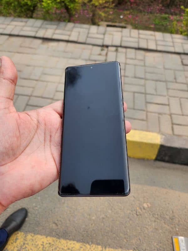 VIVO V30e 3