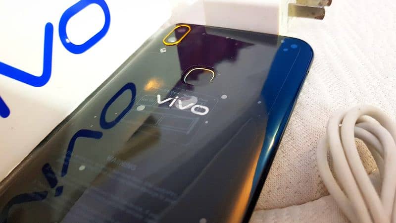 Vivo Y 85 Dual sim 6 gb 128 gb PTA Approved full Box 2