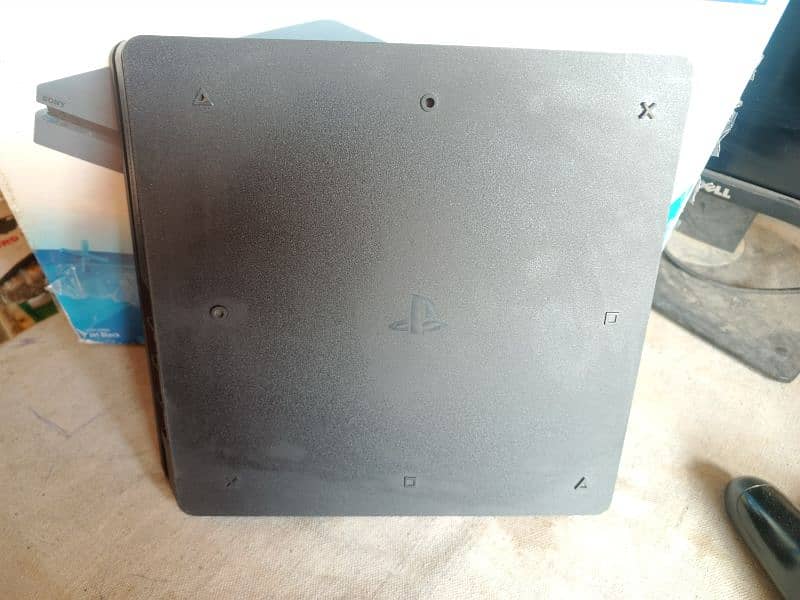 PS4 SLIM WITH 4 Games Install 10