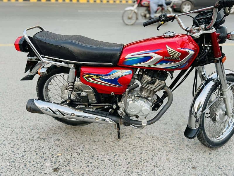 Honda 125 2021, 22 model good condition serious buyer contact me 4