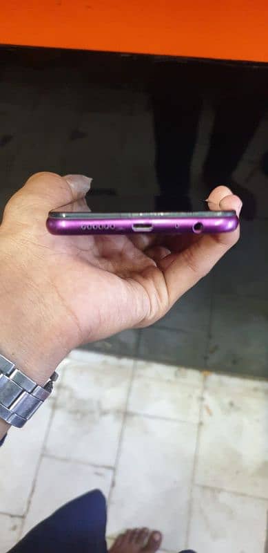 OPPO F9 4