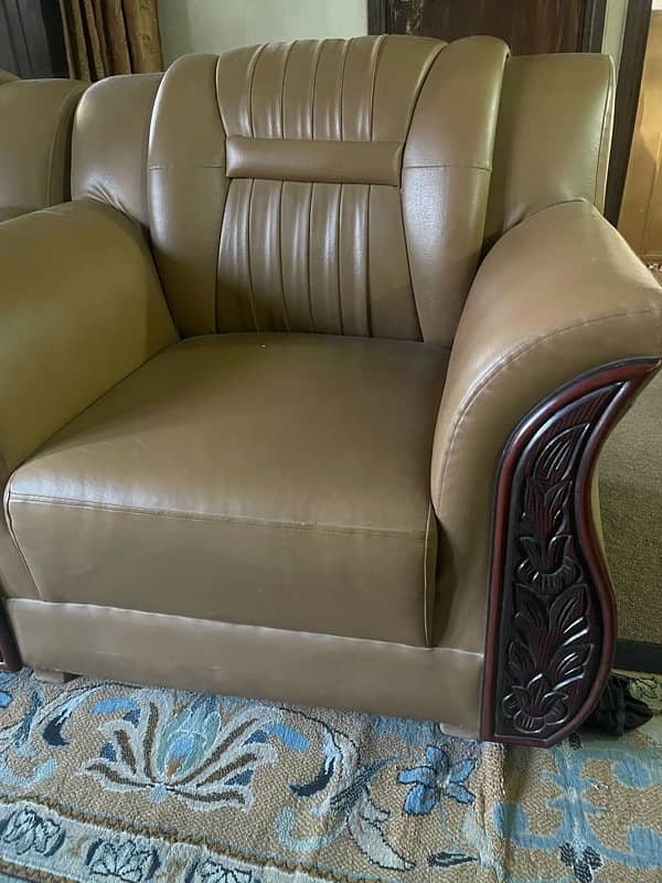 5 -seater sofa set in leather almost new condition brown color 0