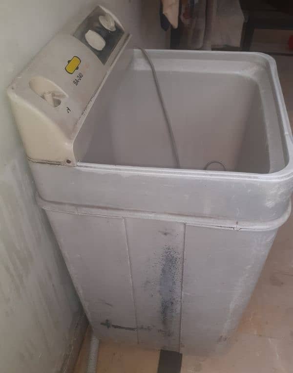 Washing machine for Sale 3