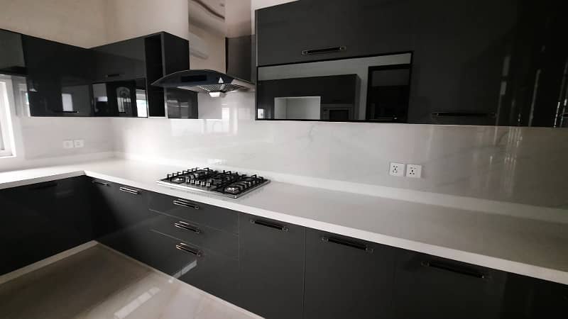 1 KANAL NEW Modern Design For Sale in phase 3 (CHEAP PRICE) CALL FOR PRICE 3