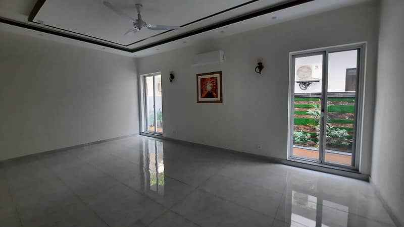 1 KANAL NEW Modern Design For Sale in phase 3 (CHEAP PRICE) CALL FOR PRICE 6