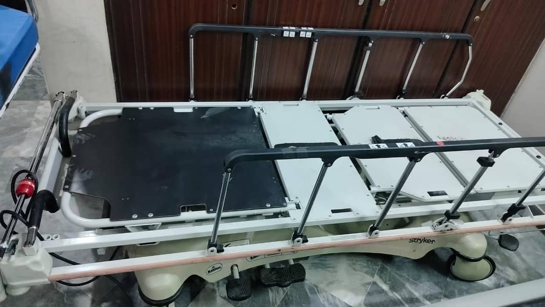 Emergency Stretcher Stryker ,Stretcher trolley/ ECG Machine 4