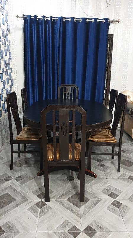 Dining table and chairs for sale 0