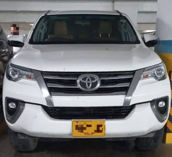 Toyota Fortuner V 2020 3