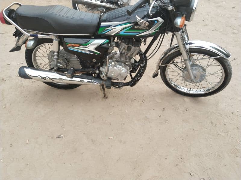 Honda 125 black color 2023 model for sale 0