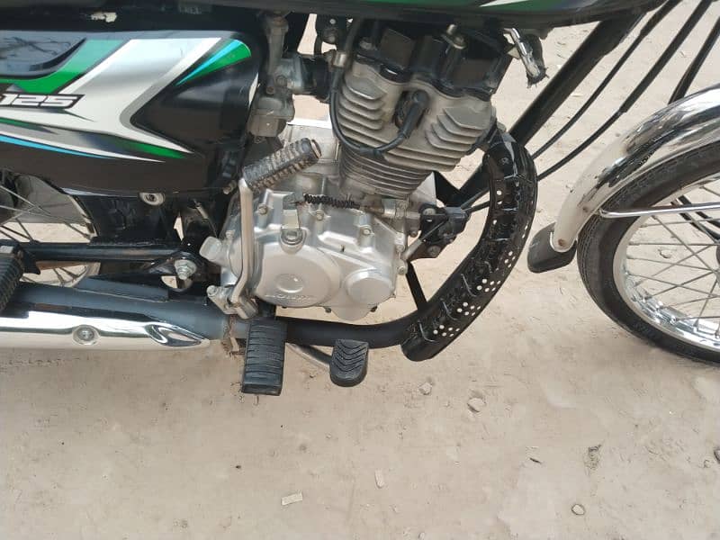 Honda 125 black color 2023 model for sale 2