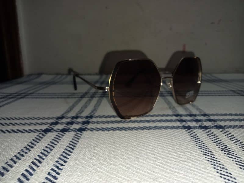 GUESS Sunglasses 0