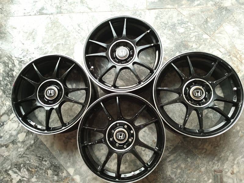 15" Alloy rims 0