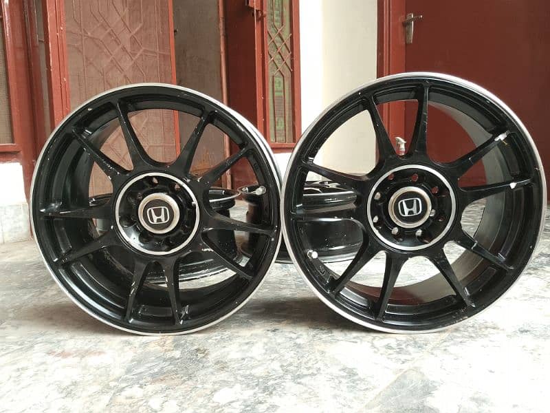 15" Alloy rims 3