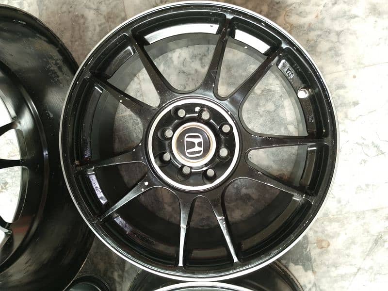 15" Alloy rims 10