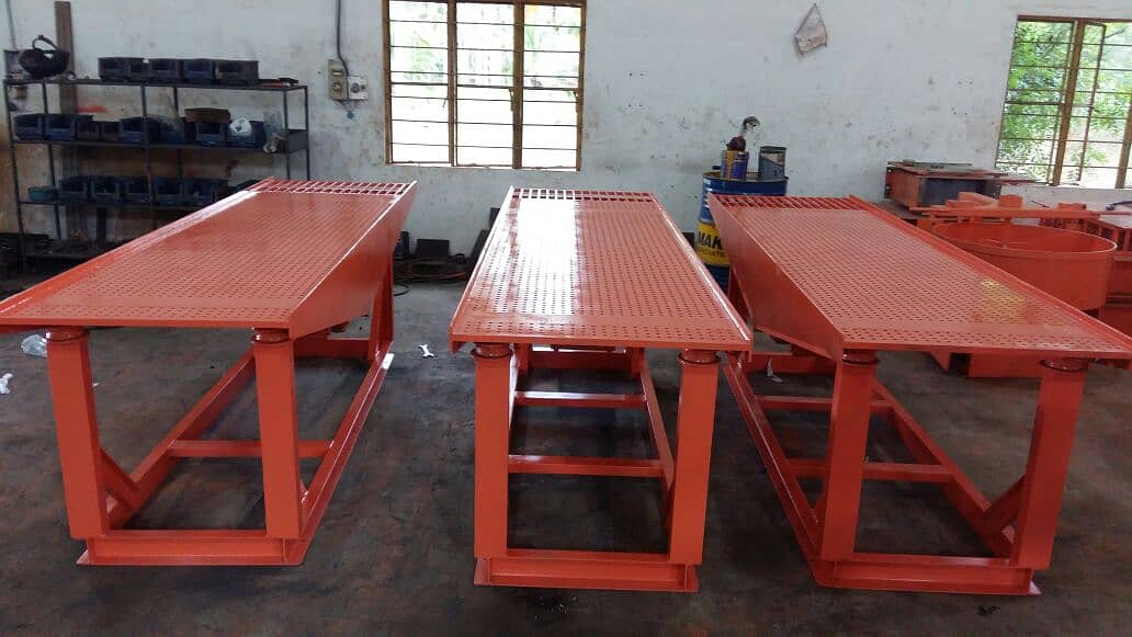 Vibration table for Paver Tiles and floor tile making molds 2