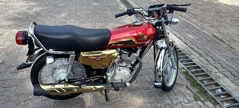 125 Gold Edtion bilkul new bike own my name 11