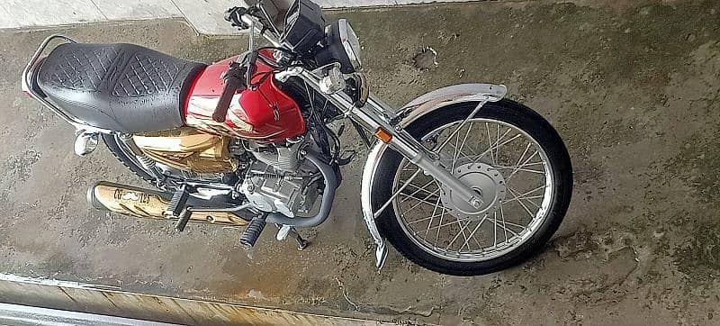 125 Gold Edtion bilkul new bike own my name 12