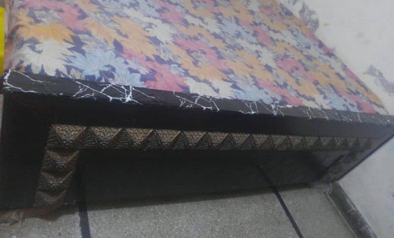 Double Bed with spring mattress 0