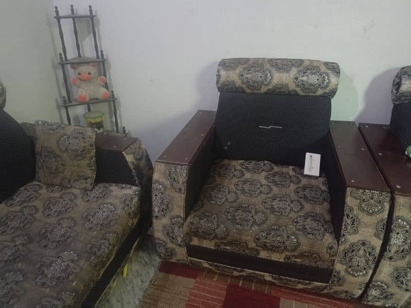 5 seater sofa set for sale urgent 1