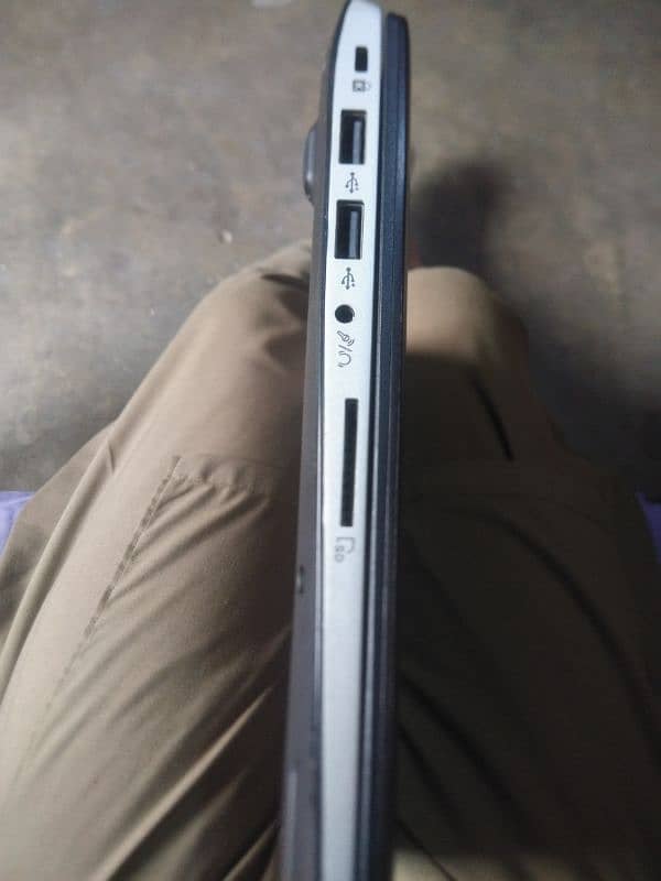 laptop touch secreen 9/10 condition 1