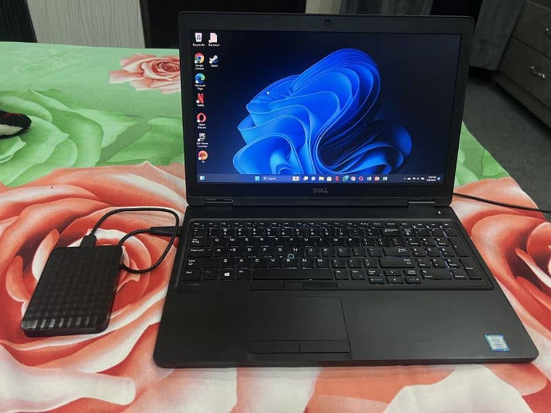 Dell Laptop Core i7 - 7th Gen 0