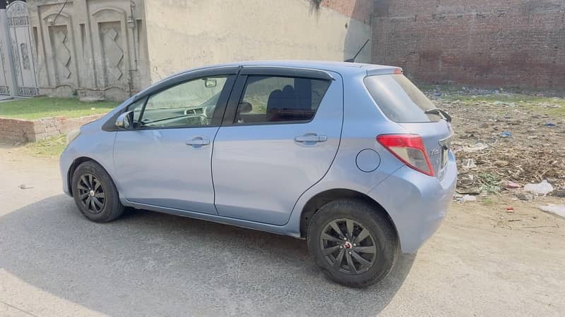 Toyota Vitz 2015 6