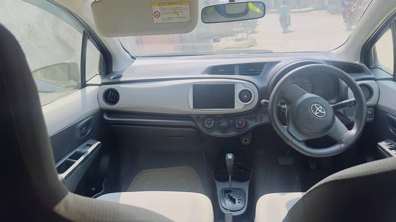 Toyota Vitz 2015 12