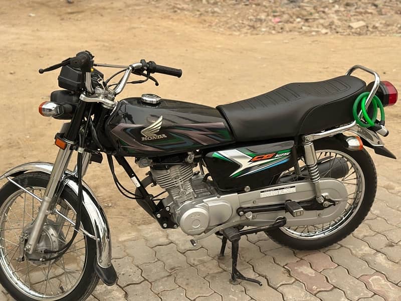 Honda 125 for sale 10/10 condition, 7000 driven, Nov 2023 registration 0