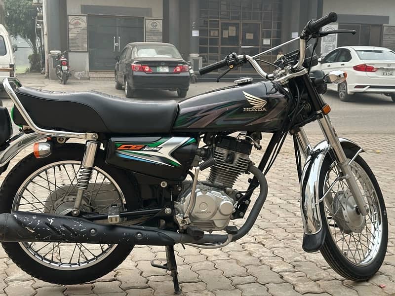 Honda 125 for sale 10/10 condition, 7000 driven, Nov 2023 registration 2