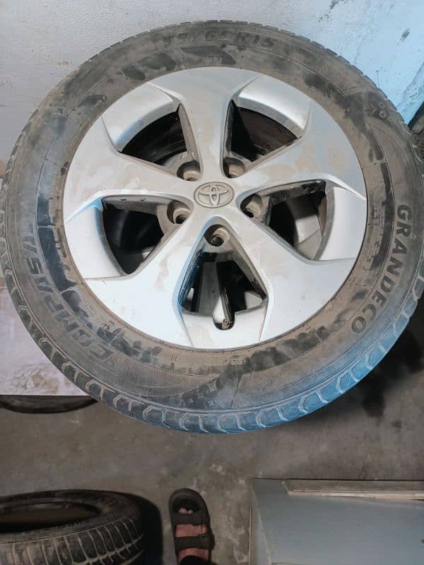 Prius. Japani. alloy. rims. tyres. used. rim. tyre. 0