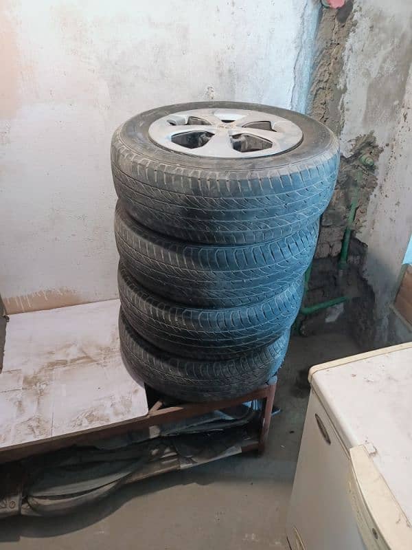 Prius. Japani. alloy. rims. tyres. used. rim. tyre. 3