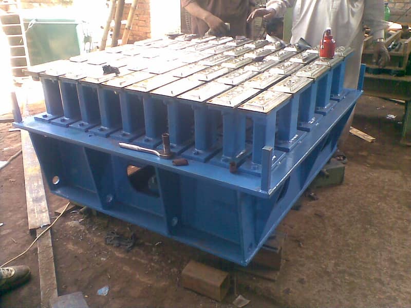 Automatic Concrete Bricks, Pavers and Blocks Making Machine Pakistan 2