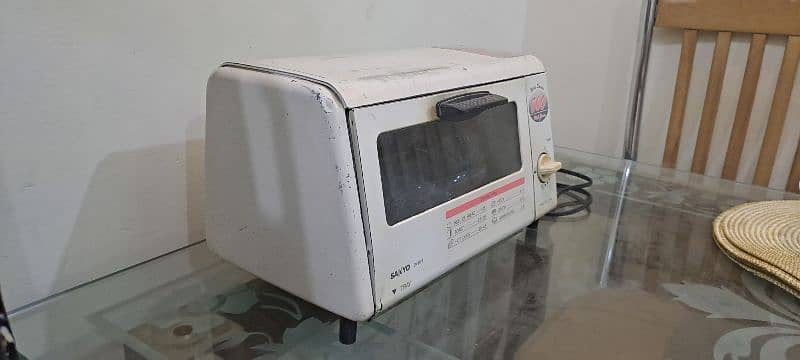 Sanyo toaster oven 1