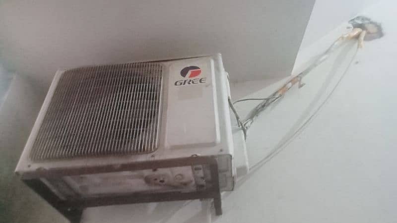 Gree air conditioner. contact 03004283420 5