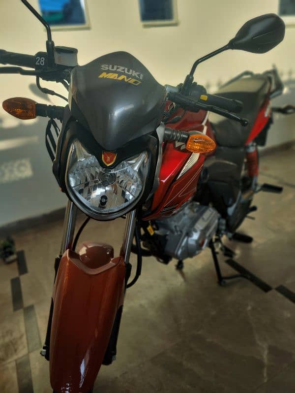 Brand new bike only 4400km driven Islamabad register 0