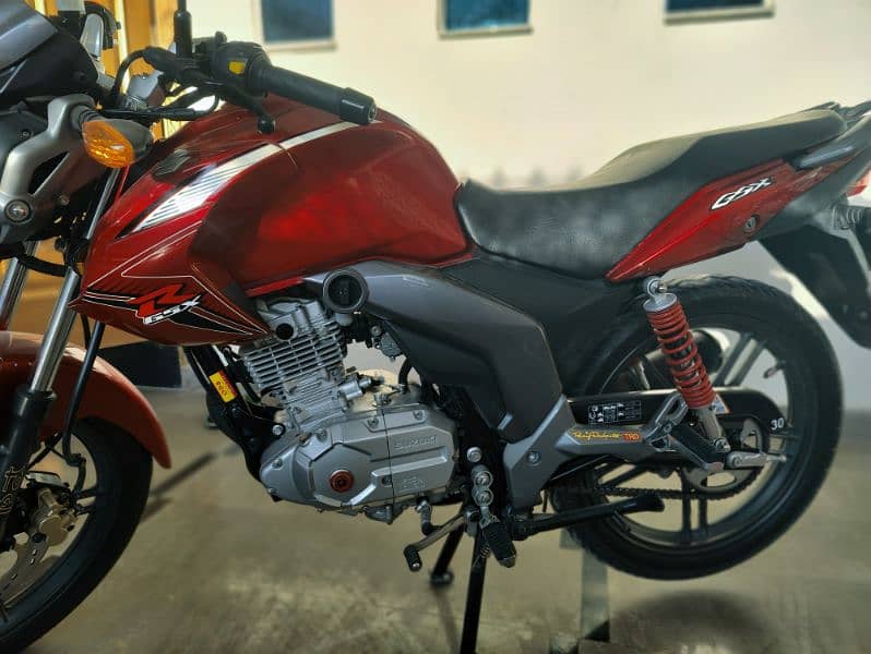 Brand new bike only 4400km driven Islamabad register 3