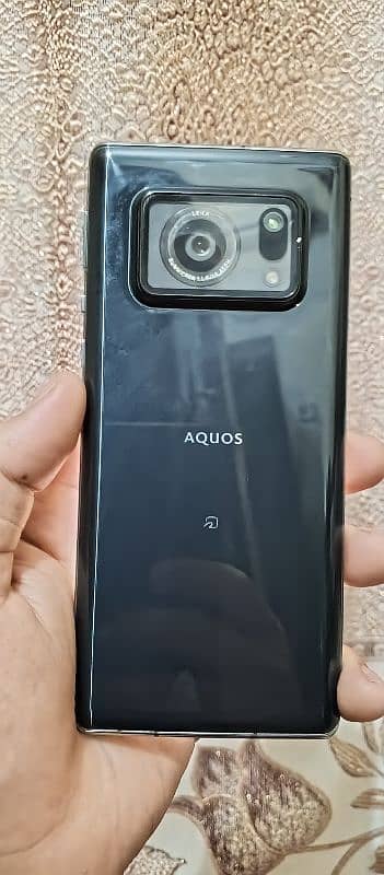 Aquos R6 12 gb 128gb non pta 4