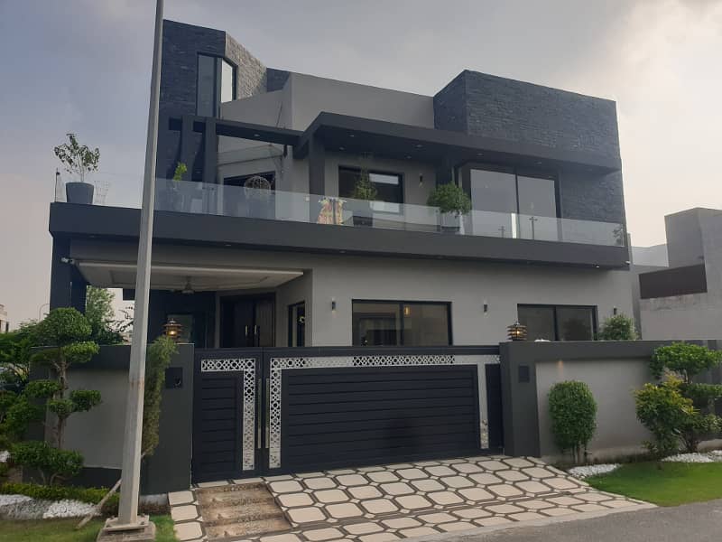 10 Marla Corner House For Sale In E Block 0