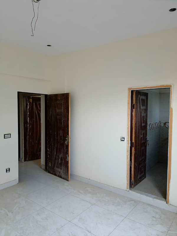 Johar flat Available on Easy installment. 1