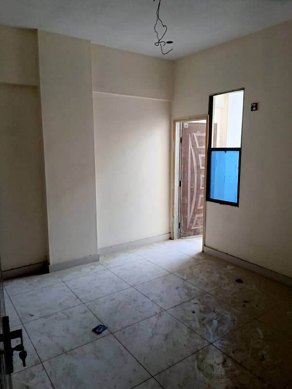 Johar flat Available on Easy installment. 2