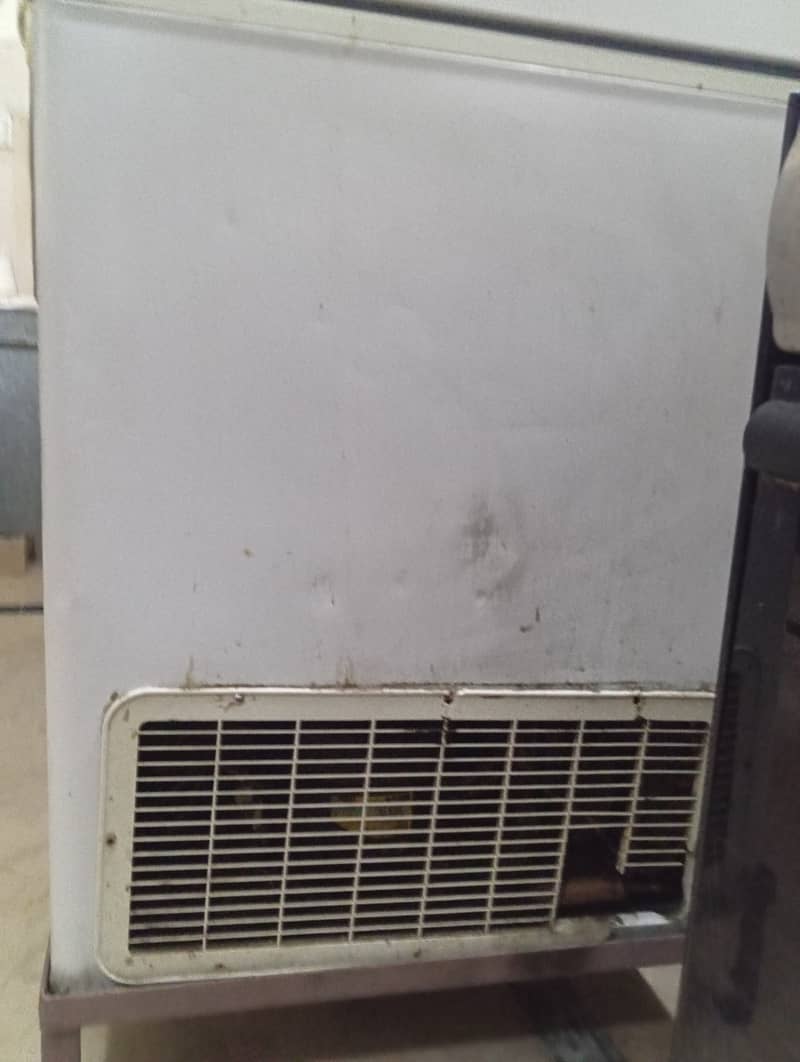 Dawlance Freezer size 24/60 used in working condition at home 4