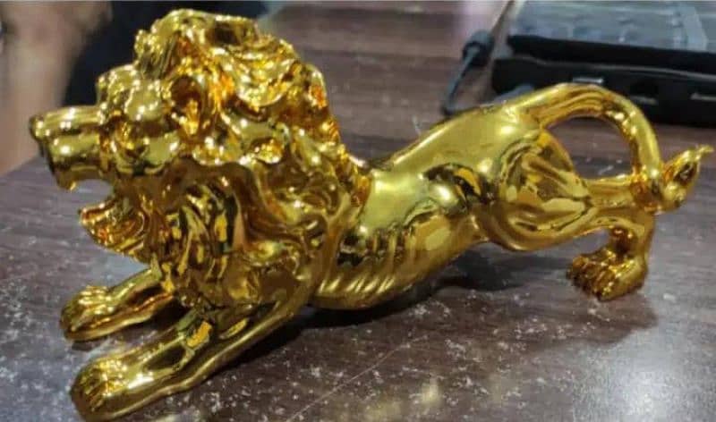 Decoration Golden Lion For car Dashboard/ Furniture 1