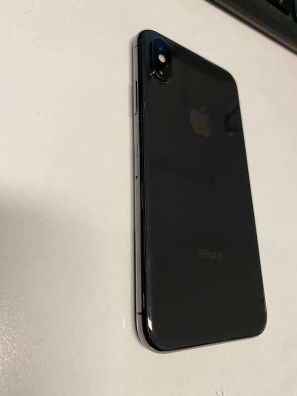 Iphone XS non pta, 9/10 condition, water pack 3