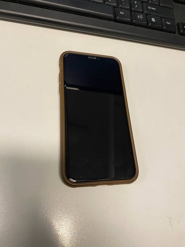 Iphone XS non pta, 9/10 condition, water pack 4