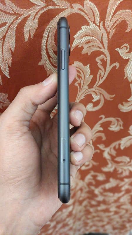 iPhone 11 JV 64GB Non PTA | 100% battery Health | 10 by 10 Condition 3