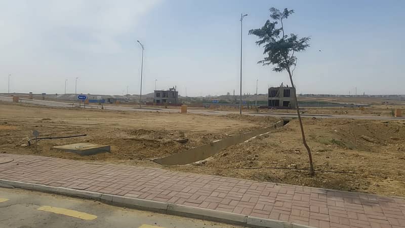 125sq yd Plots at Precicnt-27 Close to Jinnah Avenue, London Bridge and all Amenities FOR SALE at LOW RATES 5