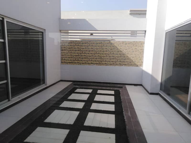 1 Kanal Slightly Used Unique Modern Design House For Sale At Prime Location Near To Park In DHA Phase 5 Lahore 15