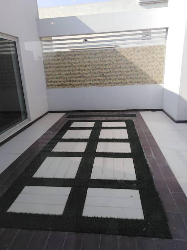 1 Kanal Slightly Used Unique Modern Design House For Sale At Prime Location Near To Park In DHA Phase 5 Lahore 22