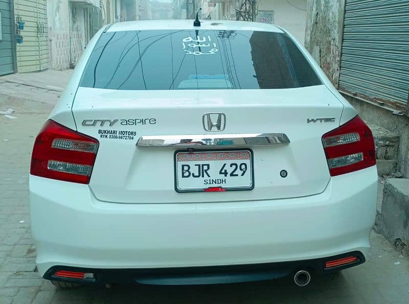 Honda City Aspire (1.3) 2017 3