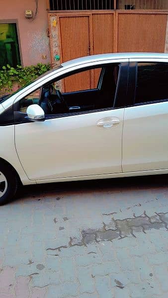 Toyota Vitz 2014/2017 12